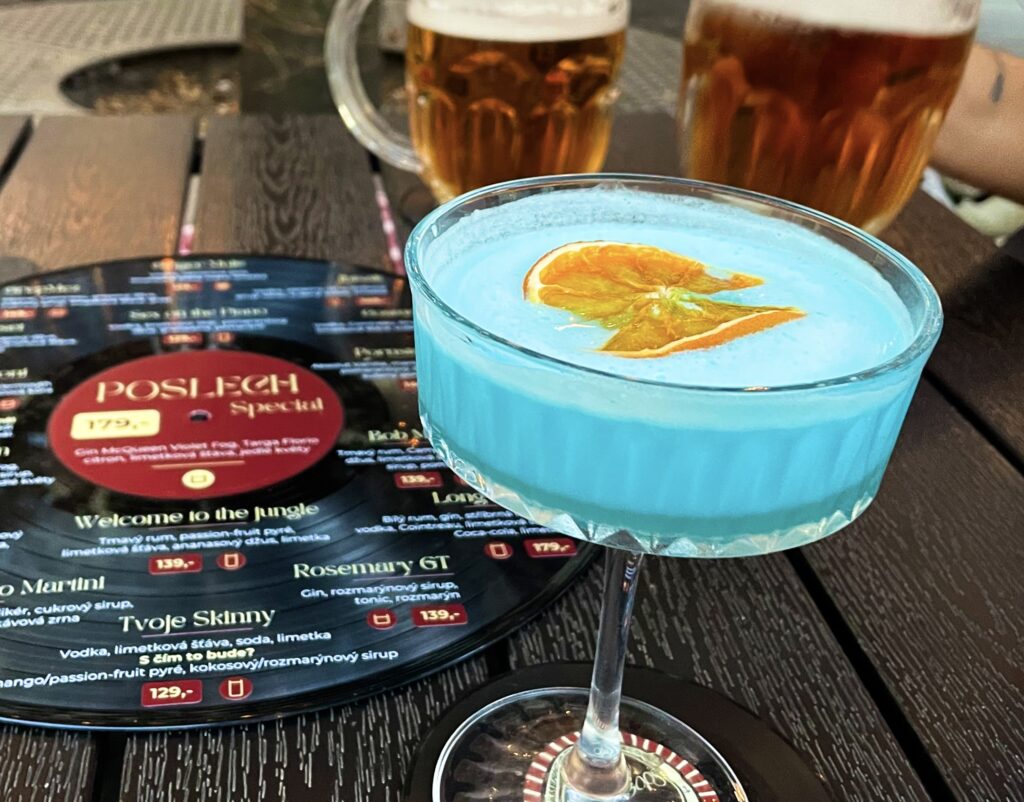 Poslech Bar se zahrádkou