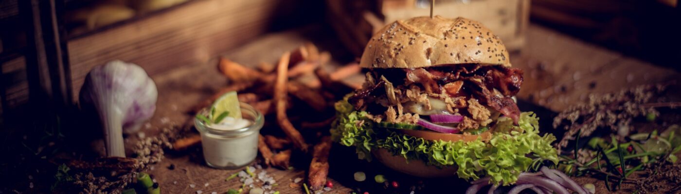 Hamburger s hranolkami